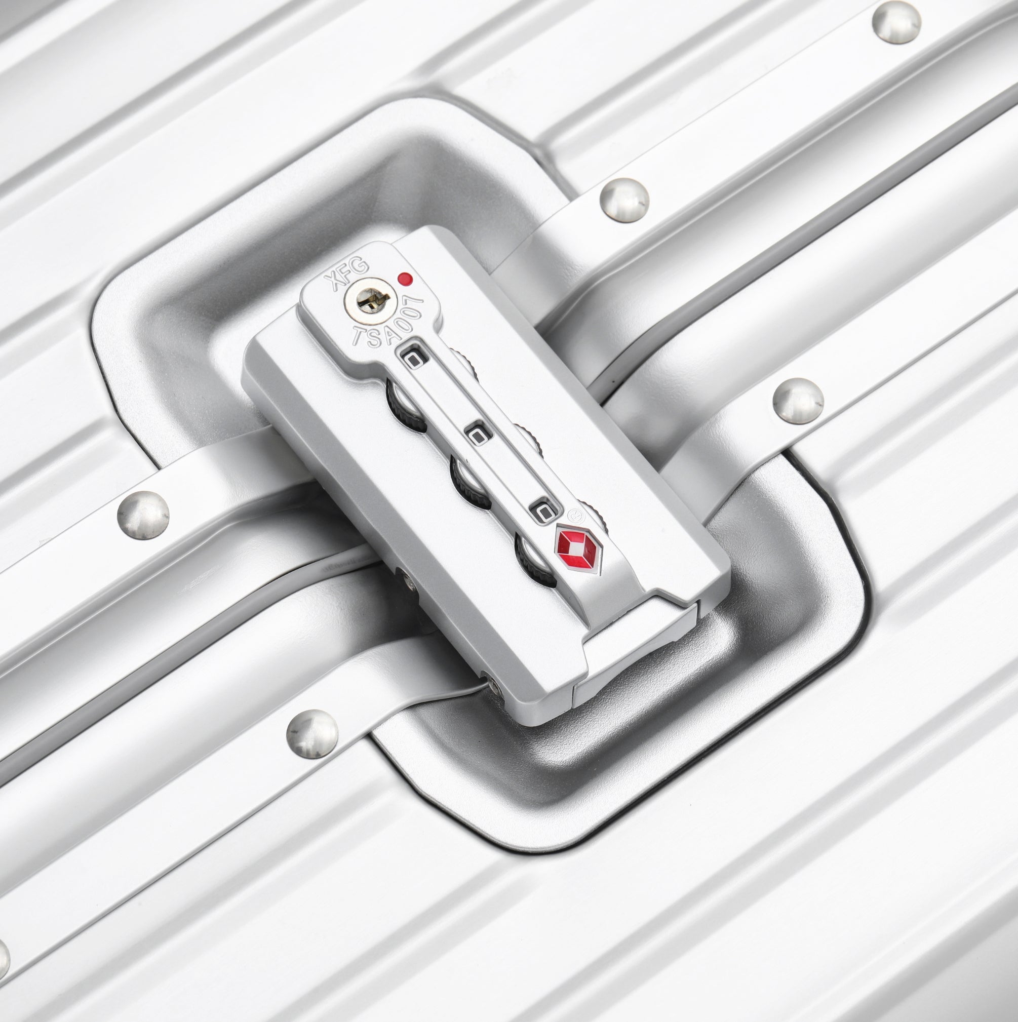 ALUMINUM SUITCASE V2 NEW, STRONGER ALUMINIUM & REMOVEABLE WHEELS